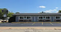 Best Nights Inn - Sparta - parking