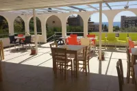 Polyxeni Hotel Apartments - Bữa sáng