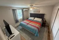 Updated 2-bedroom 1bth apartment near downtown Lafayette with WiFi, AC - Apartments