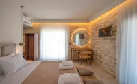 Black Olive Villas - Pools