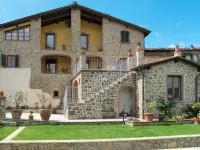 Carla (Blu150) Hotels near Pieve dei Santi Quirico e Giulitta