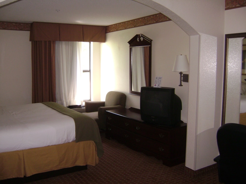 Holiday Inn Express Hotel & Suites Wilson - Hayes Place, an Ihg Hotel