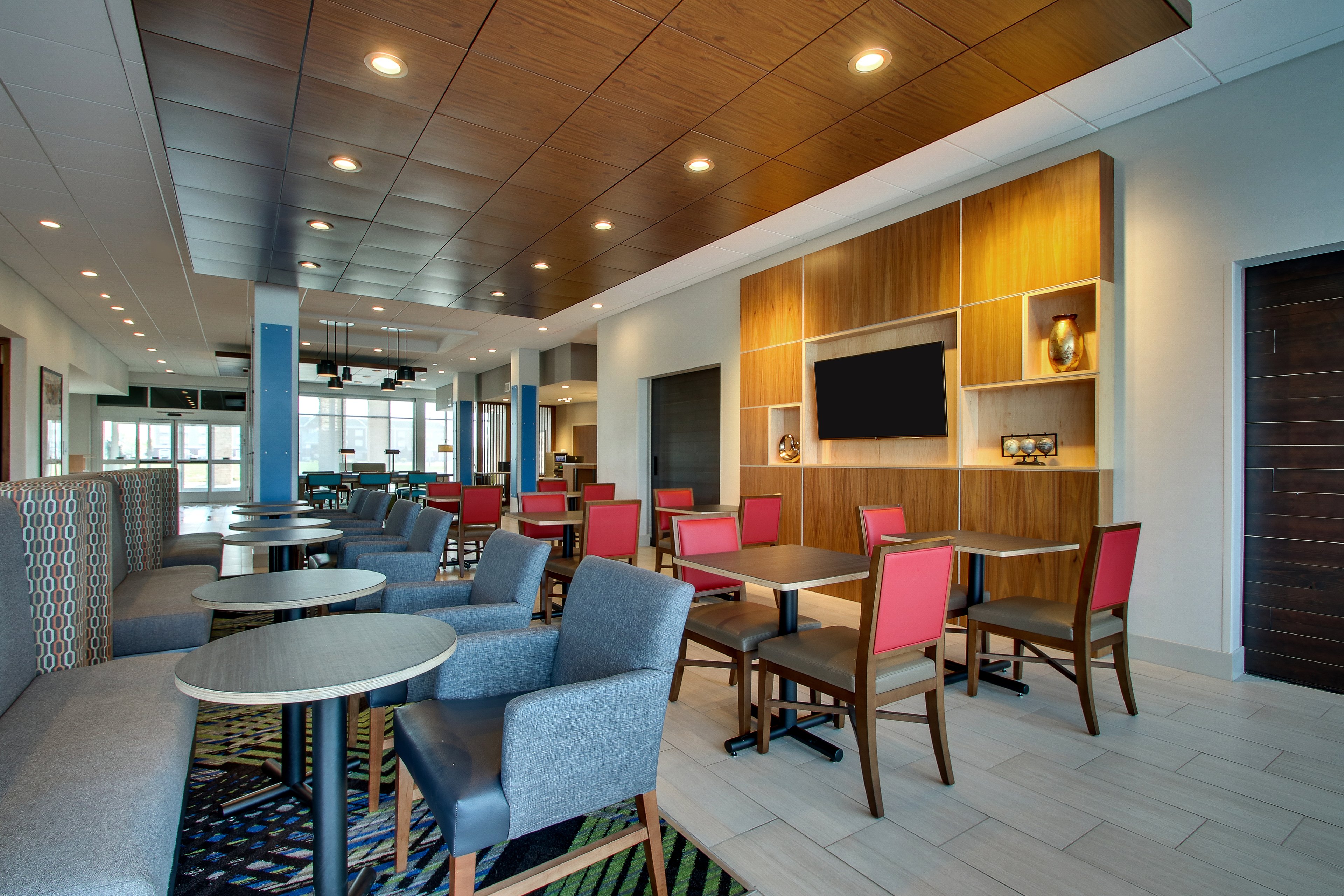 Holiday Inn Express & Suites Troy, an Ihg Hotel