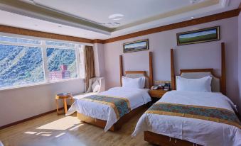Yajiang Jinzang Hotel
