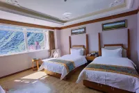 Yajiang Jinzang Hotel