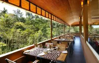 Spice Grove Hotel di Kattappana