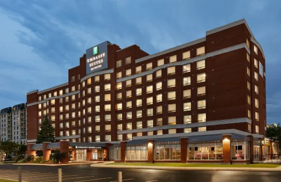 蒙特利爾機場希爾頓大使套房酒店