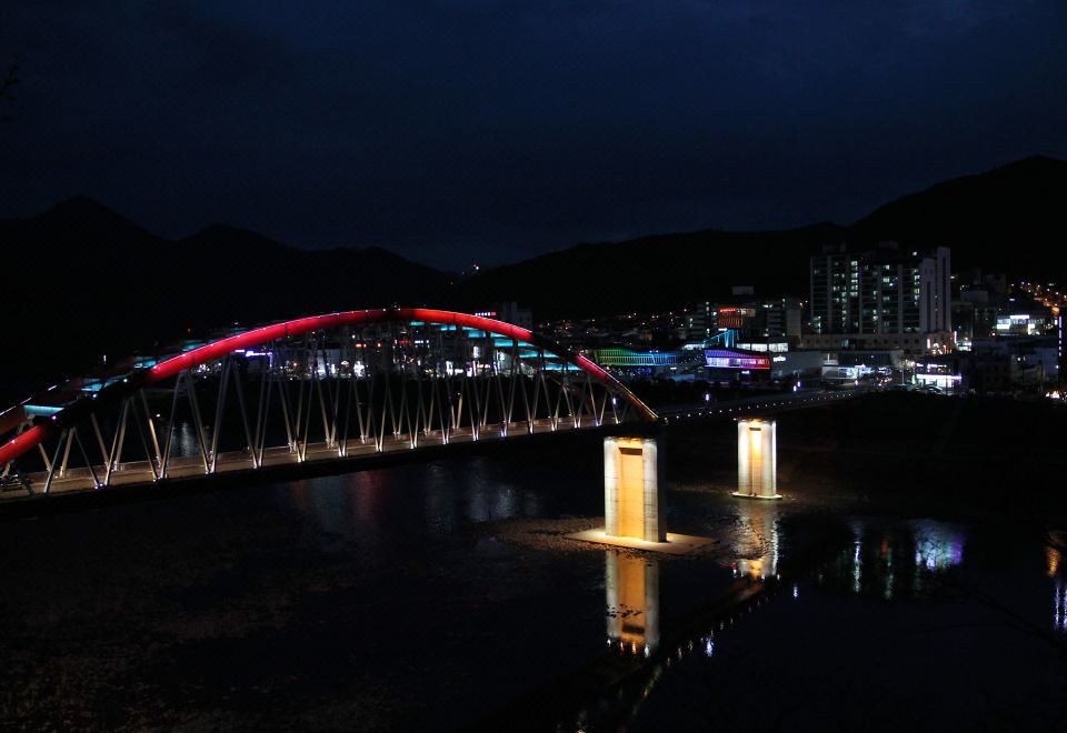 단양 그리다의 강변이 보이는 객실 뷰 이미지