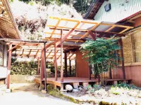 Old Folk House Inn a Fox That Sleeps Well Hotel dekat Aruneya Kotsuga