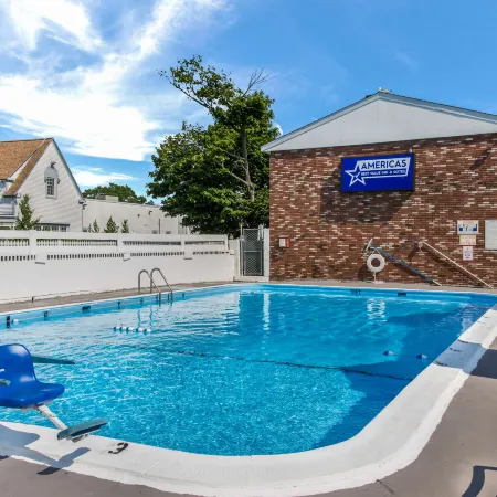 Americas Best Value Inn & Suites-Hyannis/Cape Cod