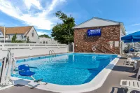 Americas Best Value Inn & Suites-Hyannis/Cape Cod - Pool