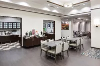 Hampton Inn & Suites Chicago-North Shore/Skokie - breakfast