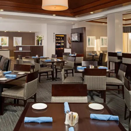 DoubleTree by Hilton Hotel Chicago Wood Dale - Elk Grove
