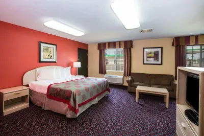 Ramada by Wyndham Sioux Falls Hotels in 