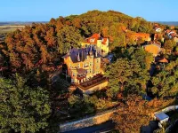 Hotel Villa Viktoria Luise Hotel dekat Kloster Michaelstein