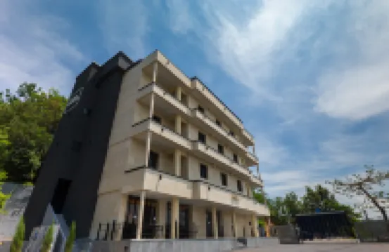 Hadong Hotel Bombom