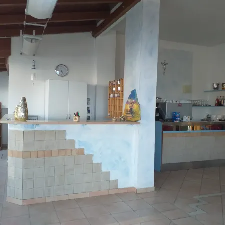 Quadruple Room in Pineto - Just a Few Meters from the Sea.