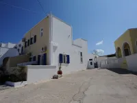 Villa Kavallaris & Apartments Hotels near Santorini caldera