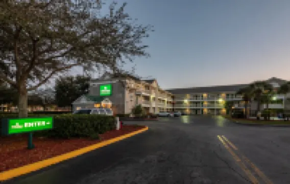 奧蘭多南霍姆湯公寓 奧蘭多酒店