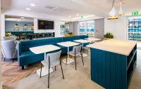 Staybridge Suites CARDIFF by IHG - Frühstück