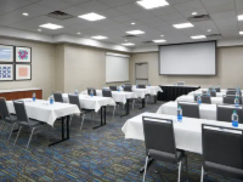 ホリデイ イン エクスプレス リッチモンド ダウンタウン リッチモンドのホテル