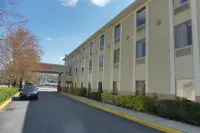 Red Roof Inn & Suites Galloway Hotels in Galloway