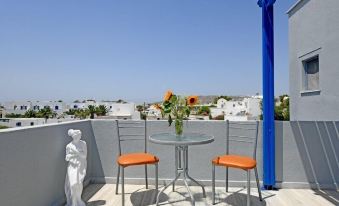 Lunar Santorini Hotel