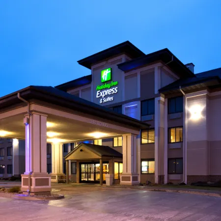 Holiday Inn Express & Suites Worthington by IHG