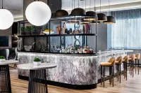 Sheraton Gateway Hotel in Toronto International Airport - Baarit