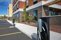 Home2 Suites by Hilton Utica - parking