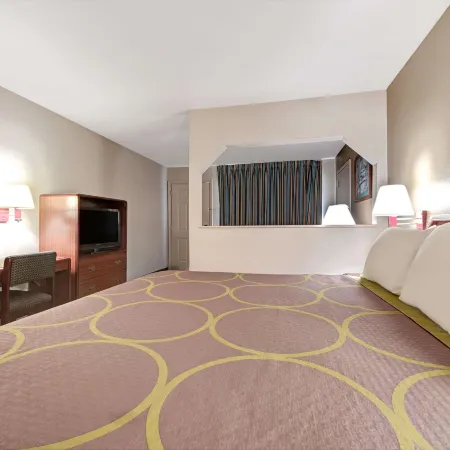 Super 8 by Wyndham Richardson Dallas