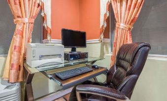 Super 8 by Wyndham Portales