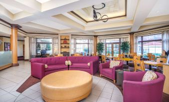 La Quinta Inn & Suites by Wyndham Atlanta Ballpark/Galleria