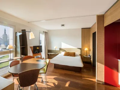 Aparthotel Adagio Nantes Centre Hotel dekat Parc de Proce