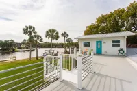 The Keys Bungalow on the Cotee River. Hotels near Finish Line