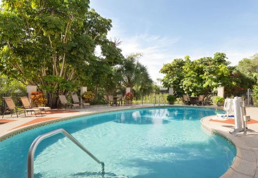 컨트리 인 & 스위트 바이 래디슨 마이애미 켄달 FL