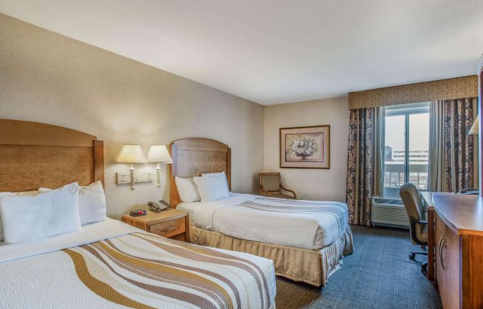 La Quinta Inn & Suites by Wyndham Islip - MacArthur Airport