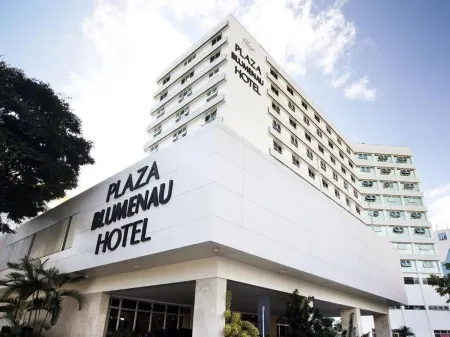 Plaza Blumenau Hotel Отели рядом с достопримечательностью «Quebec Bridge»
