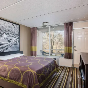 Super 8 by Wyndham Sevierville Riverside