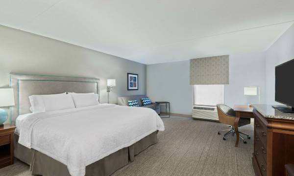 Hampton Inn Hartford-Airport