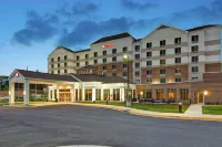 Hilton Garden Inn Woodbridge Hotels near 7-Eleven