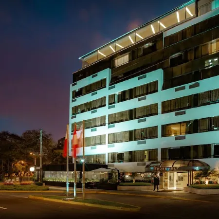 Roosevelt Hotel & Suites