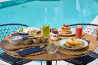 Adorno Beach Hotel and Suites - 4 Yıldız