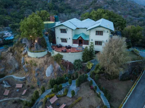 The Colonial Manek Manor by SAH