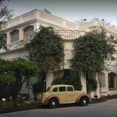 Lebua Lucknow Hotel Exterior