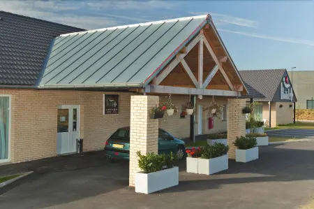 Hotel Fleur de Lys Отели в г. Бертан