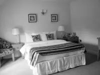 Kings Arms Hotels in Pickhill with Roxby