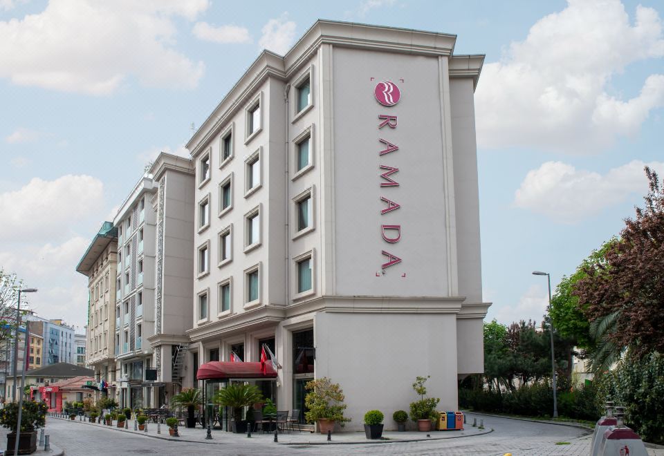 Ramada Istanbul Grand Bazaar-Istanbul Updated 2023 Room Price-Reviews &  Deals | Trip.com