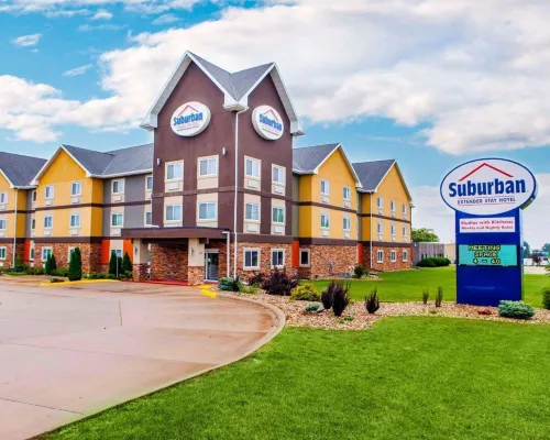 Suburban Studios Cedar Falls Hotel a Cedar Falls