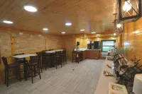Howard Johnson by Wyndham Downtown Gatlinburg